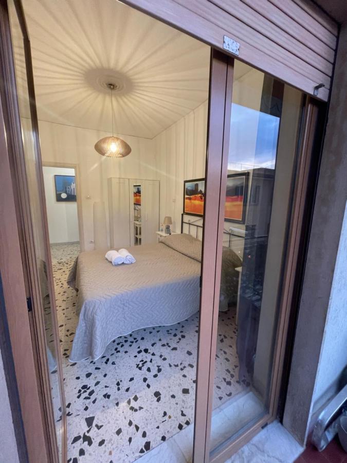 לינה וארוחת בוקר ואלו דלה לוקניה Casa Di Nenna מראה חיצוני תמונה