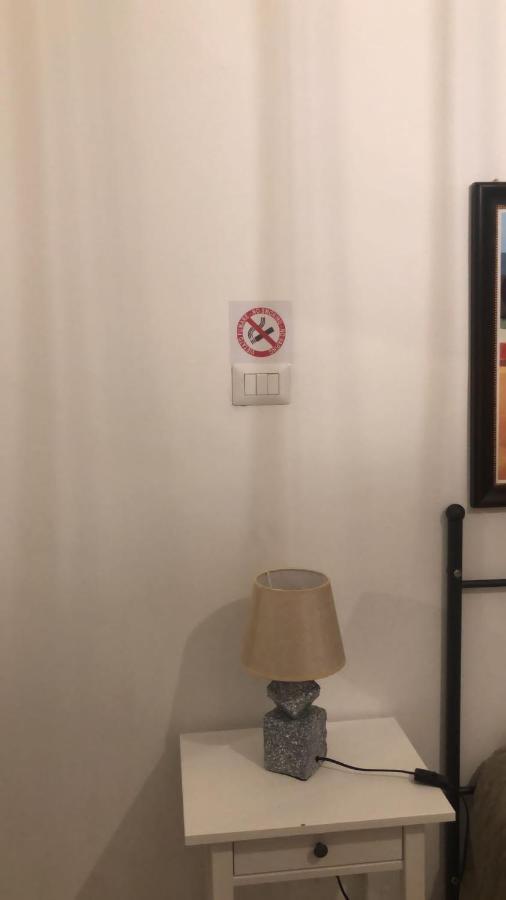 לינה וארוחת בוקר ואלו דלה לוקניה Casa Di Nenna מראה חיצוני תמונה